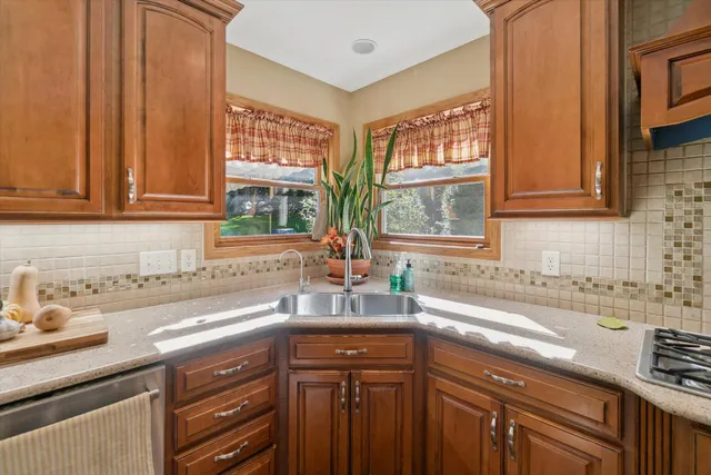 $799,900 | W343S9780 Red Brae Drive, Mukwonago, WI 53149