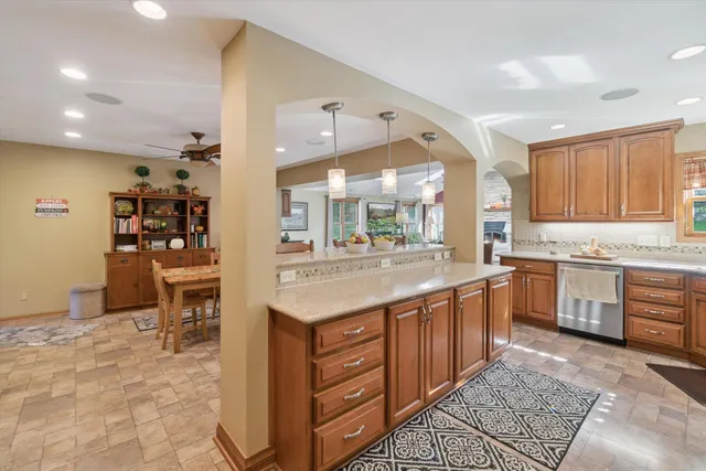 $799,900 | W343S9780 Red Brae Drive, Mukwonago, WI 53149