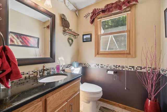 $799,900 | W343S9780 Red Brae Drive, Mukwonago, WI 53149