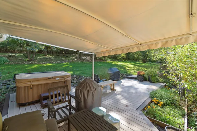 $799,900 | W343S9780 Red Brae Drive, Mukwonago, WI 53149