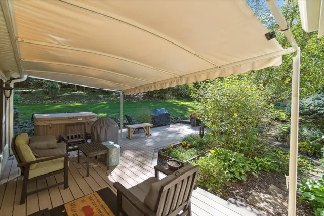 $799,900 | W343S9780 Red Brae Drive, Mukwonago, WI 53149