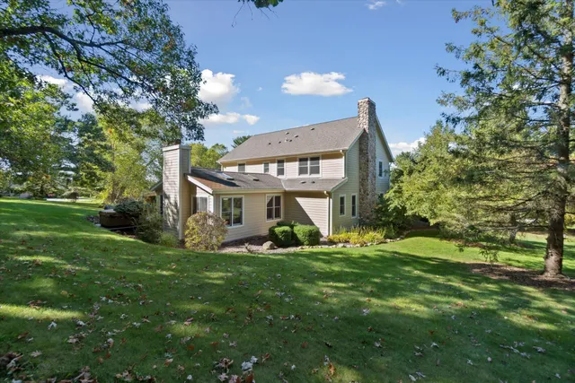 $799,900 | W343S9780 Red Brae Drive, Mukwonago, WI 53149