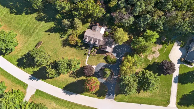 $799,900 | W343S9780 Red Brae Drive, Mukwonago, WI 53149