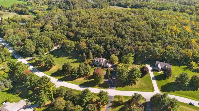 $799,900 | W343S9780 Red Brae Drive, Mukwonago, WI 53149