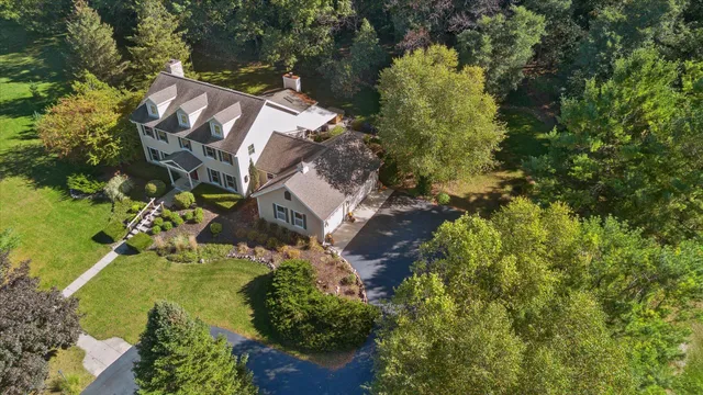 $799,900 | W343S9780 Red Brae Drive, Mukwonago, WI 53149