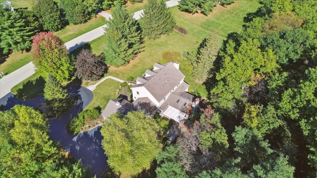 $799,900 | W343S9780 Red Brae Drive, Mukwonago, WI 53149