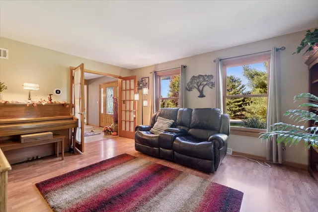 $799,900 | W343S9780 Red Brae Drive, Mukwonago, WI 53149