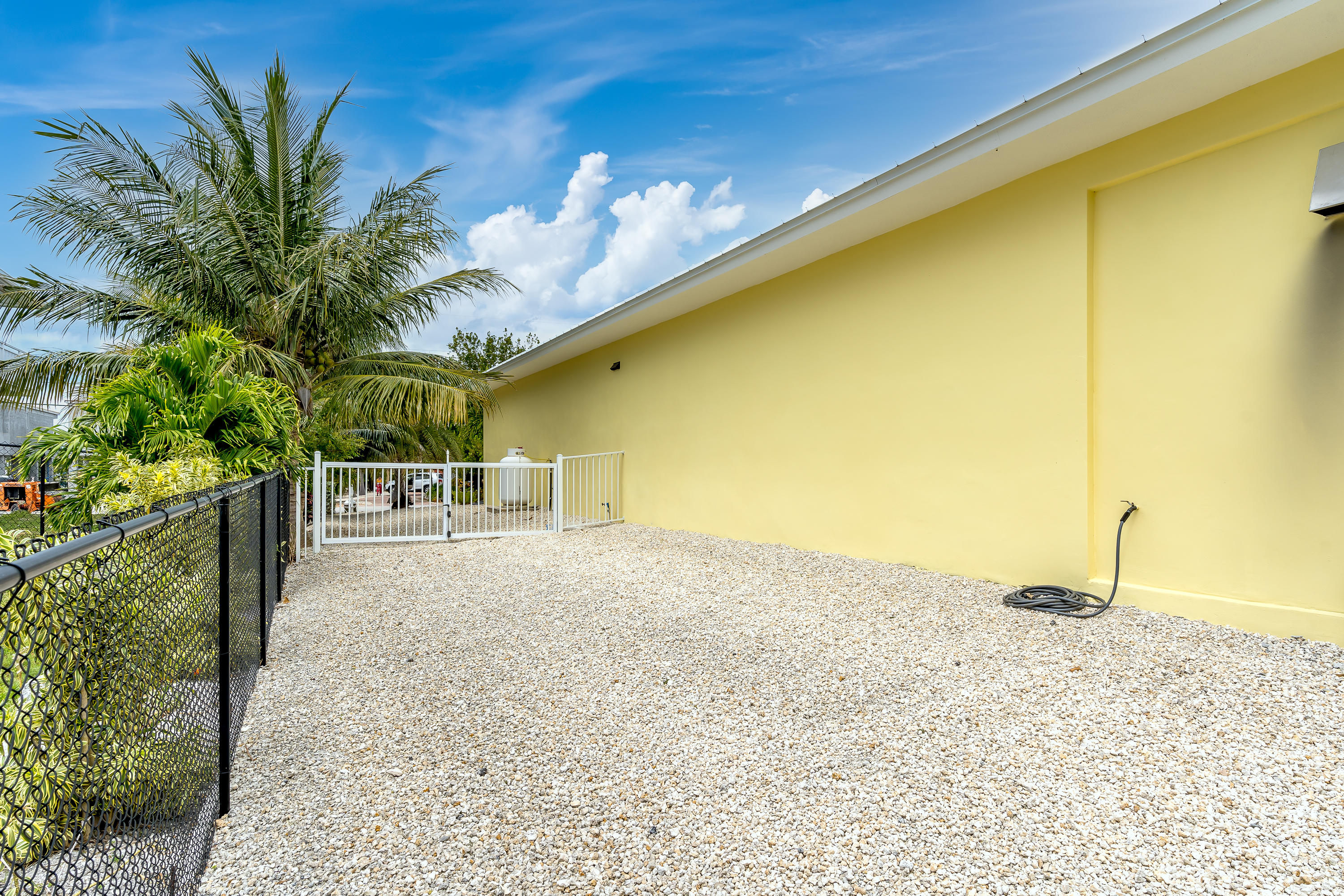 122 Mockingbird Lane Marathon, FL 33050 - Photo 21 of 37 IMG_0569