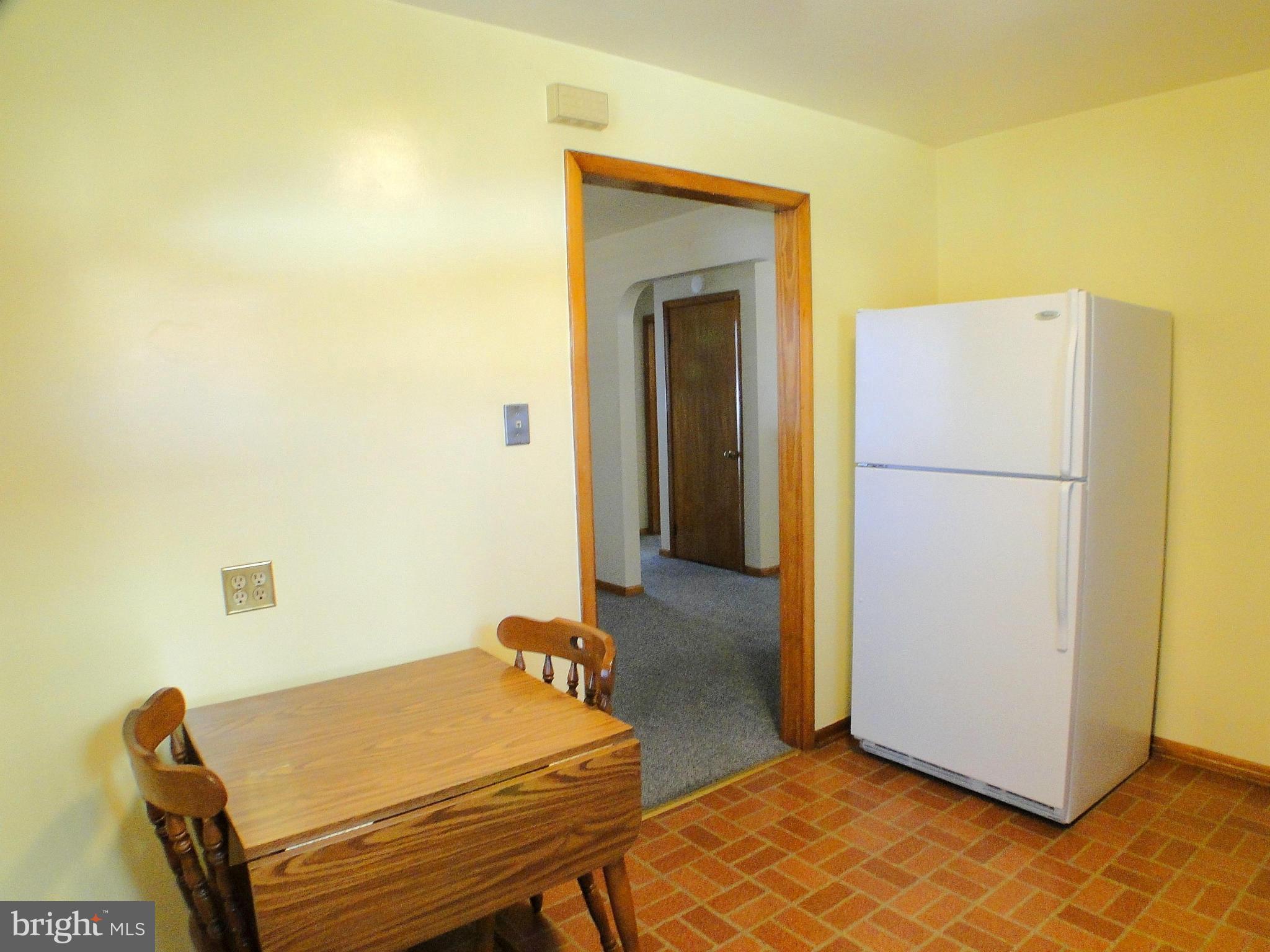 1511 Brian Road Baltimore, MD 21237 - Photo 12 of 30 Eat-In Table Space