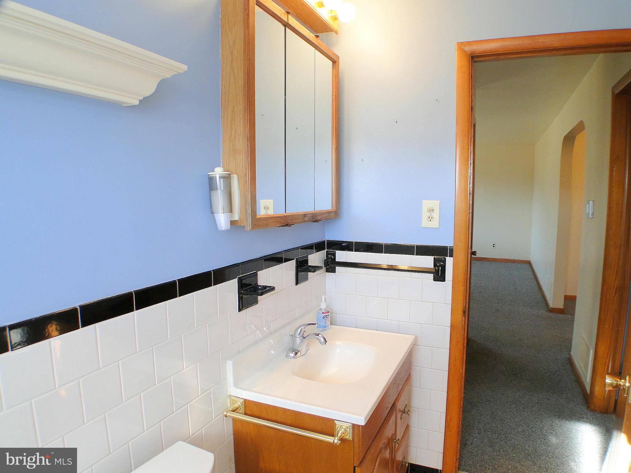 1511 Brian Road Baltimore, MD 21237 - Photo 19 of 30 Main Level Full Bath