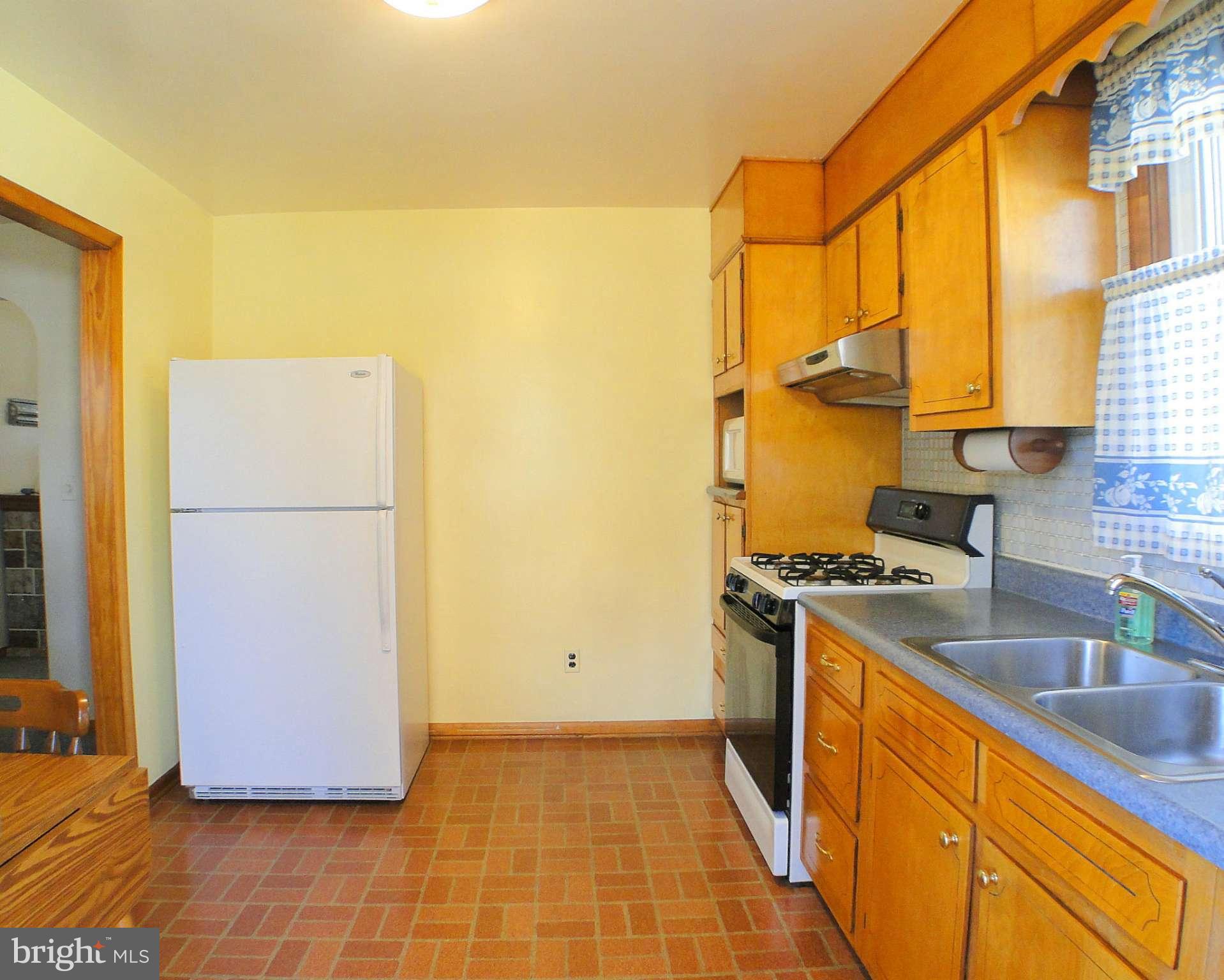 1511 Brian Road Baltimore, MD 21237 - Photo 8 of 30 12 x 8 Kitchen