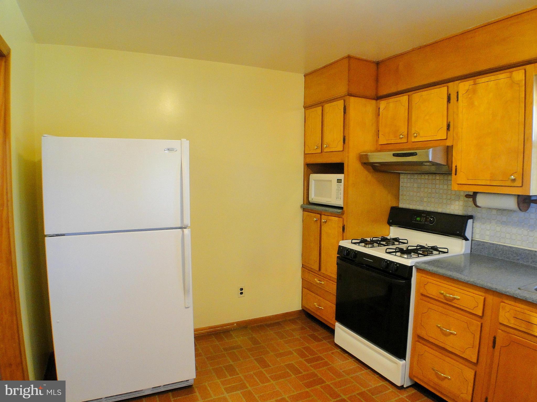 1511 Brian Road Baltimore, MD 21237 - Photo 10 of 30 Kitchen