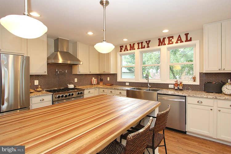10202 Greenock Road Silver Spring, MD 20901 - Photo 15 of 28 Kitchen
