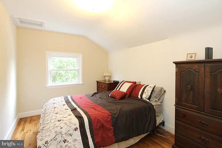 10202 Greenock Road Silver Spring, MD 20901 - Photo 19 of 28 Bedroom
