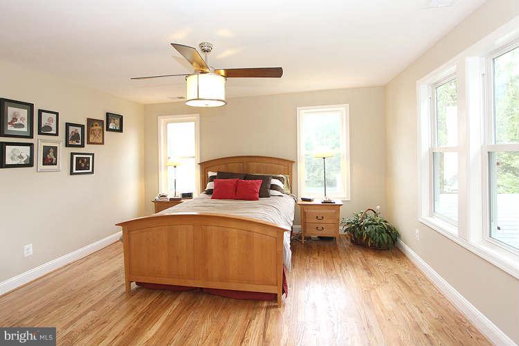 10202 Greenock Road Silver Spring, MD 20901 - Photo 23 of 28 Bedroom (Master)