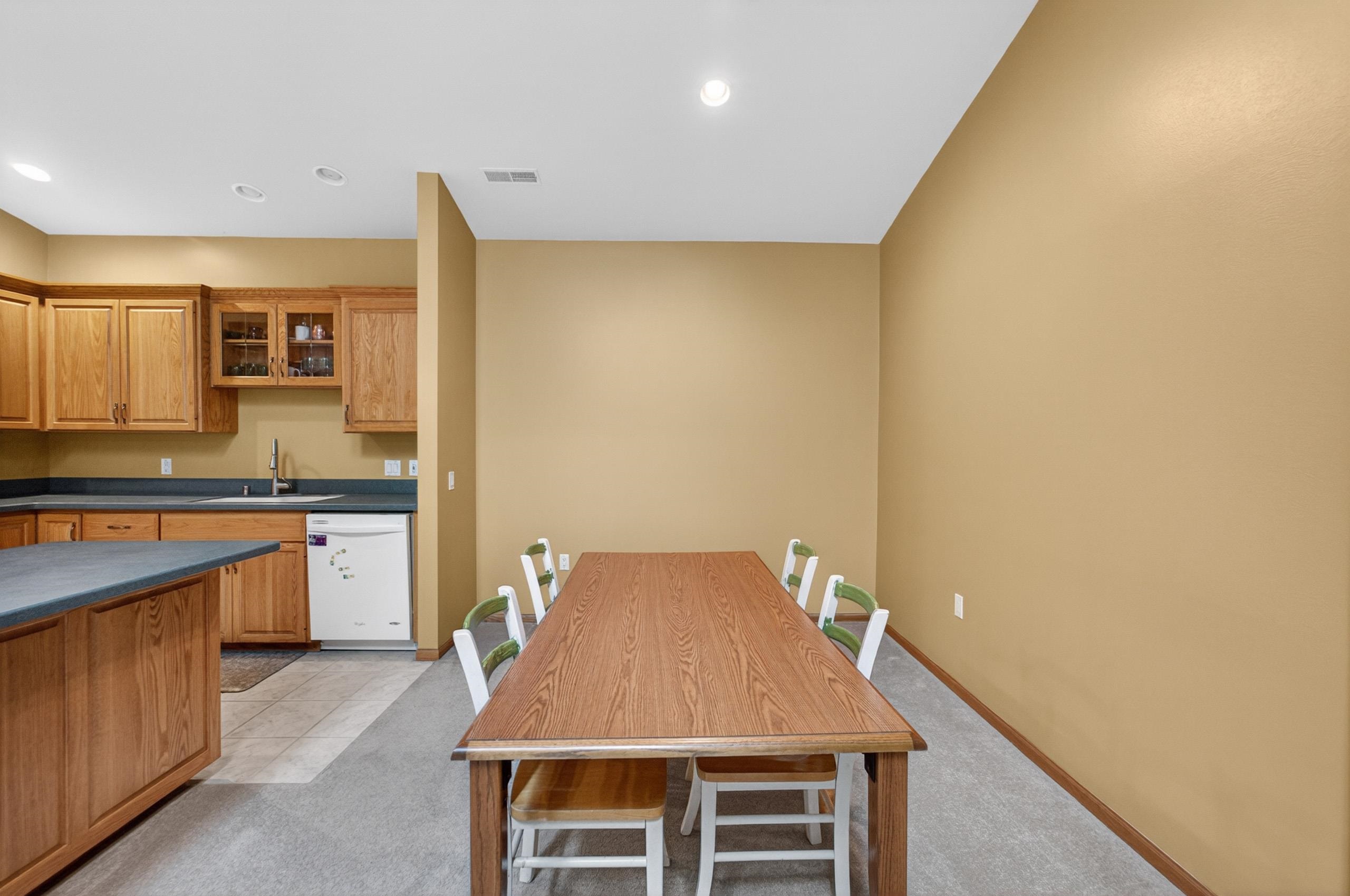 6802 Raymond Road, Unit 205 Madison, WI 53719 - Photo 5 of 25