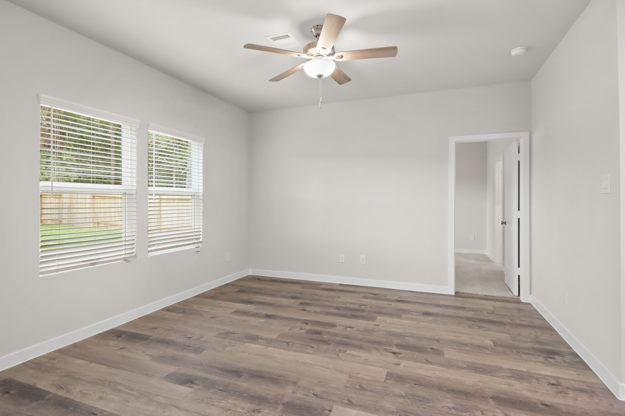 541 Shoreview Drive Conroe, TX 77303 - Photo 4 of 25 a view of an empty room with a window