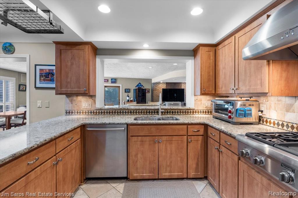 75 South Duval Road Grosse Pointe Shores, MI 48236 - Photo 10 of 50