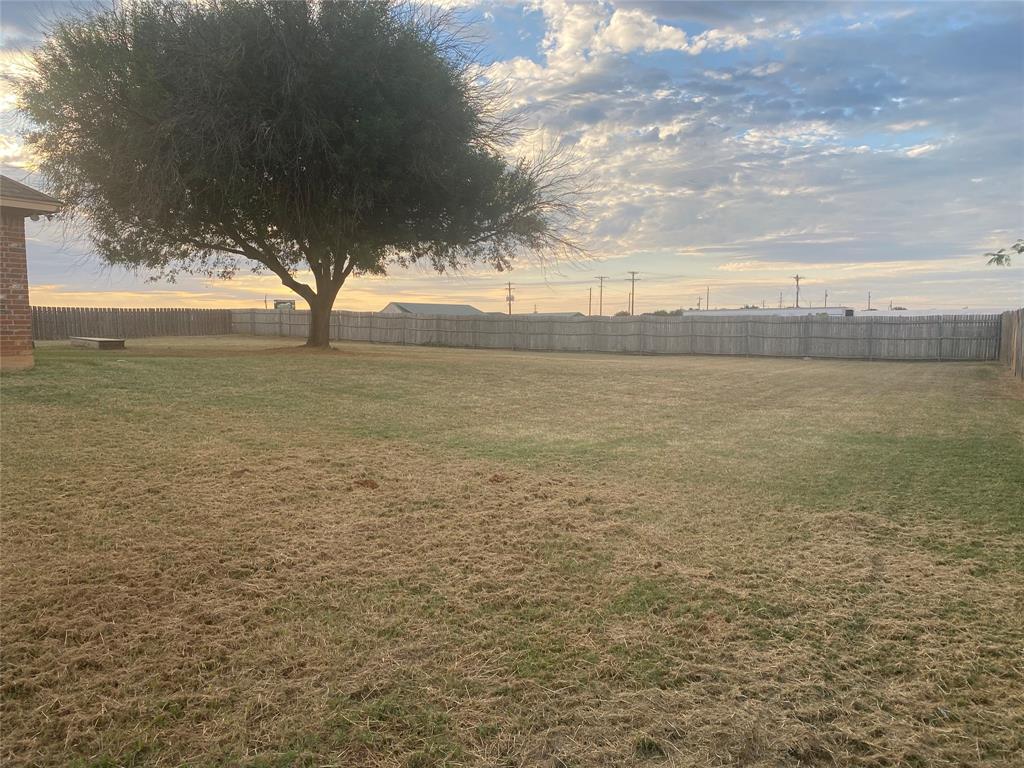 150 Hunters Circle Weatherford, TX 76088 - Photo 25 of 25 a view of an ocean beach