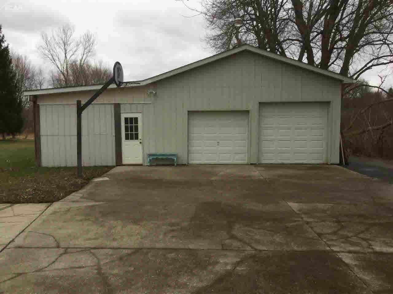6447 South State Road Goodrich, MI 48438 - Photo 4 of 55 21243041-3.JPG