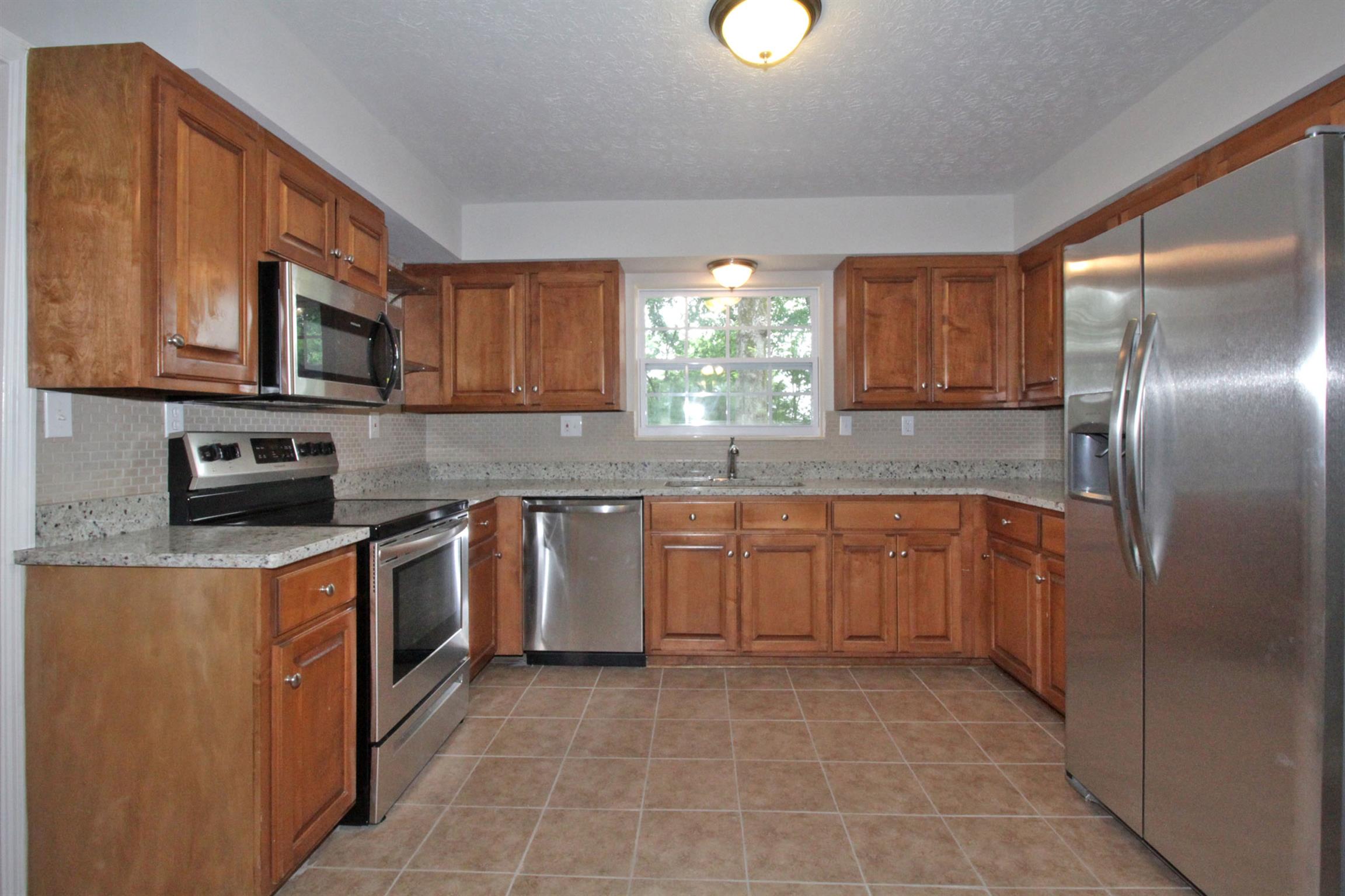 594 White Road Portland, TN 37148 - Photo 2 of 14