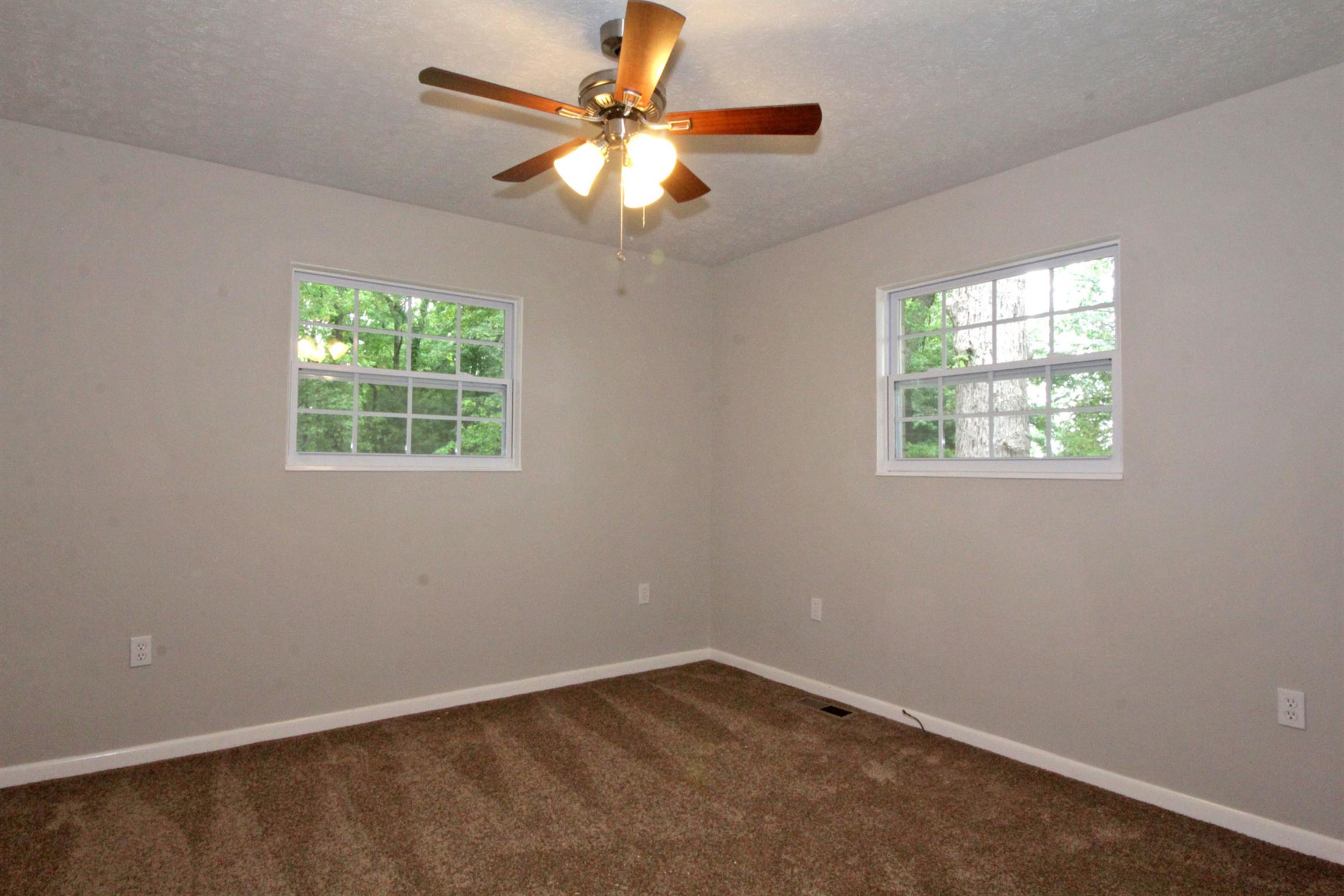 594 White Road Portland, TN 37148 - Photo 8 of 14