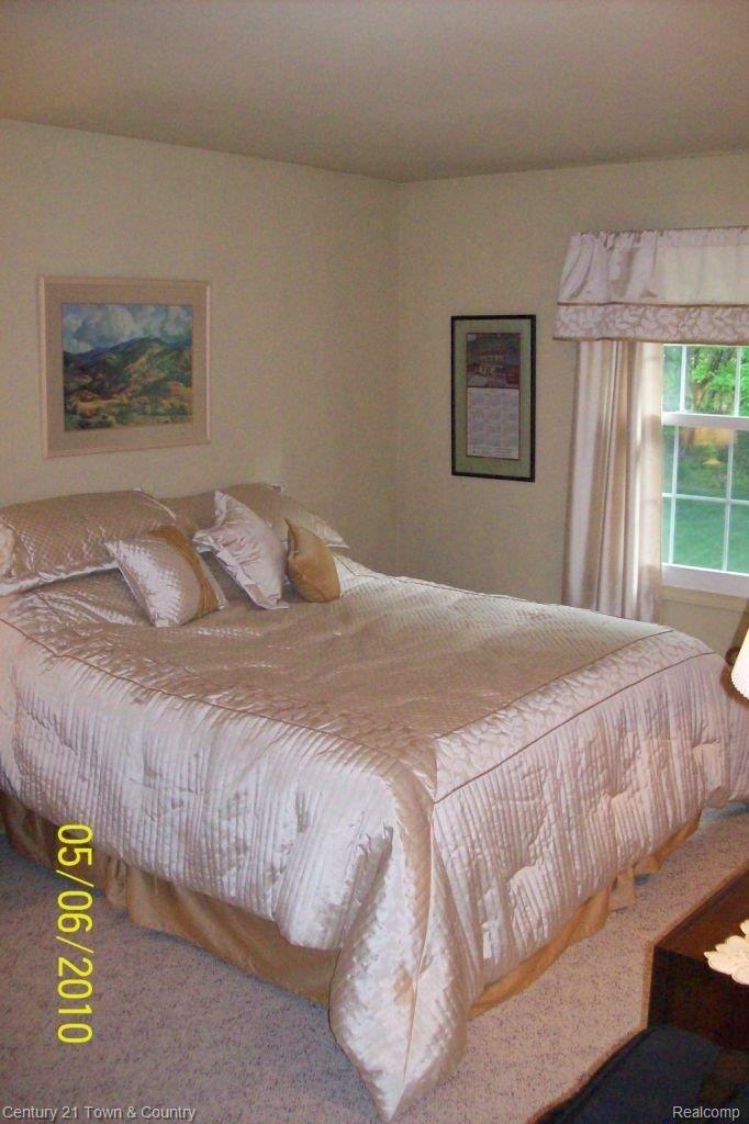 381 Tanglewood Court Rochester, MI 48309 - Photo 20 of 22 Guest Bedroom