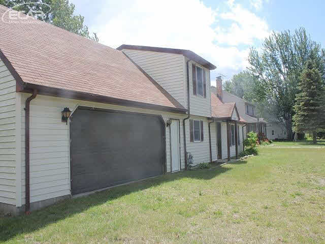 12339 Linden Road Linden, MI 48451 - Photo 6 of 41 21317292-5.JPG