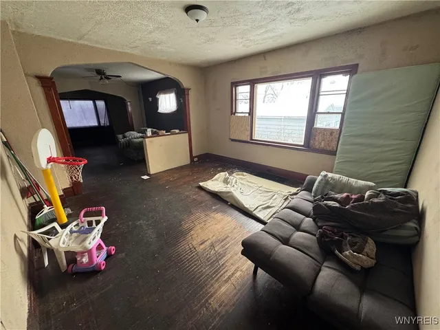 $74,900 | 62 Sumner Place, Buffalo, NY 14211