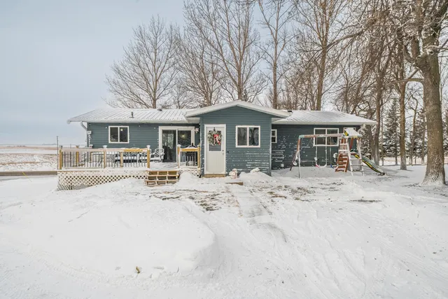 $325,000 | 20365 Co Highway 5, Lake Park, MN 56554