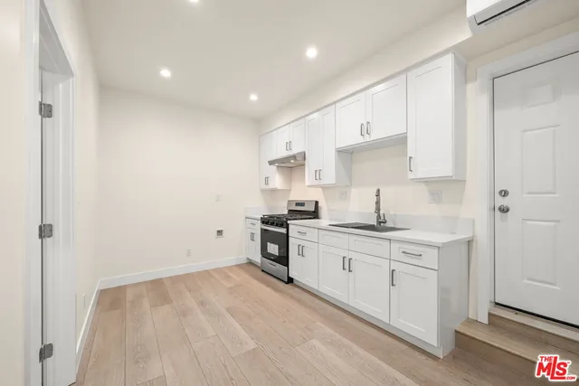 $2,200 | 212 South Reeves Drive, Unit 13, Beverly Hills, CA 90212