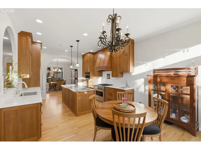 $800,000 | 2082 Barrington Avenue Southeast, Salem, OR 97302