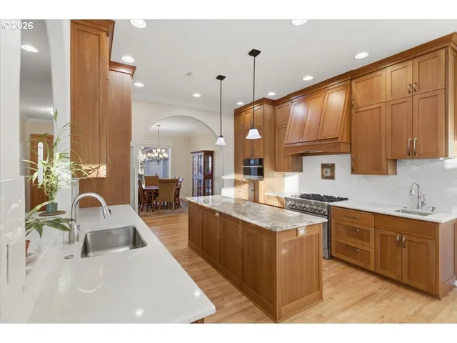 $800,000 | 2082 Barrington Avenue Southeast, Salem, OR 97302