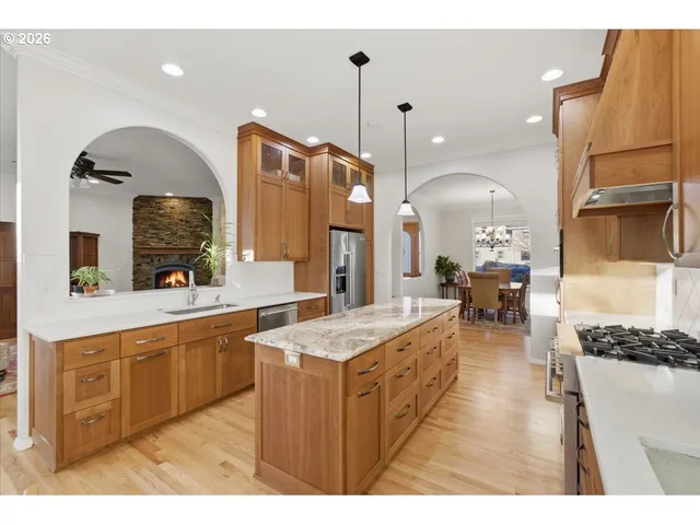 $800,000 | 2082 Barrington Avenue Southeast, Salem, OR 97302