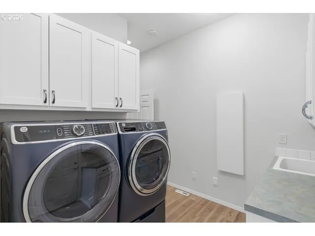 $800,000 | 2082 Barrington Avenue Southeast, Salem, OR 97302