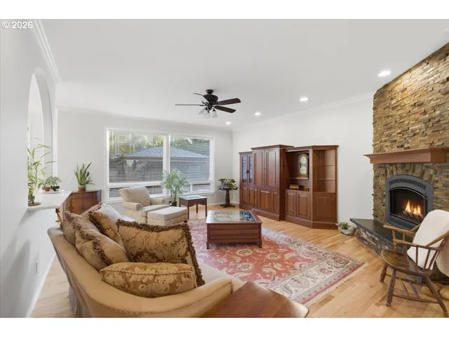 $800,000 | 2082 Barrington Avenue Southeast, Salem, OR 97302