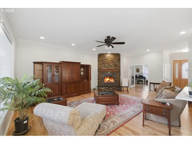 $800,000 | 2082 Barrington Avenue Southeast, Salem, OR 97302