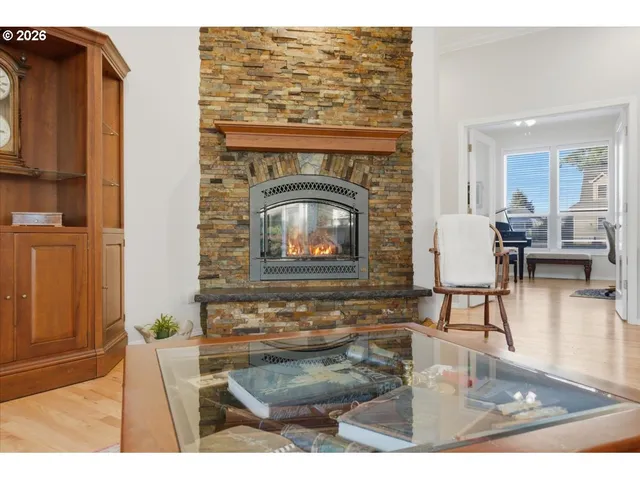 $800,000 | 2082 Barrington Avenue Southeast, Salem, OR 97302