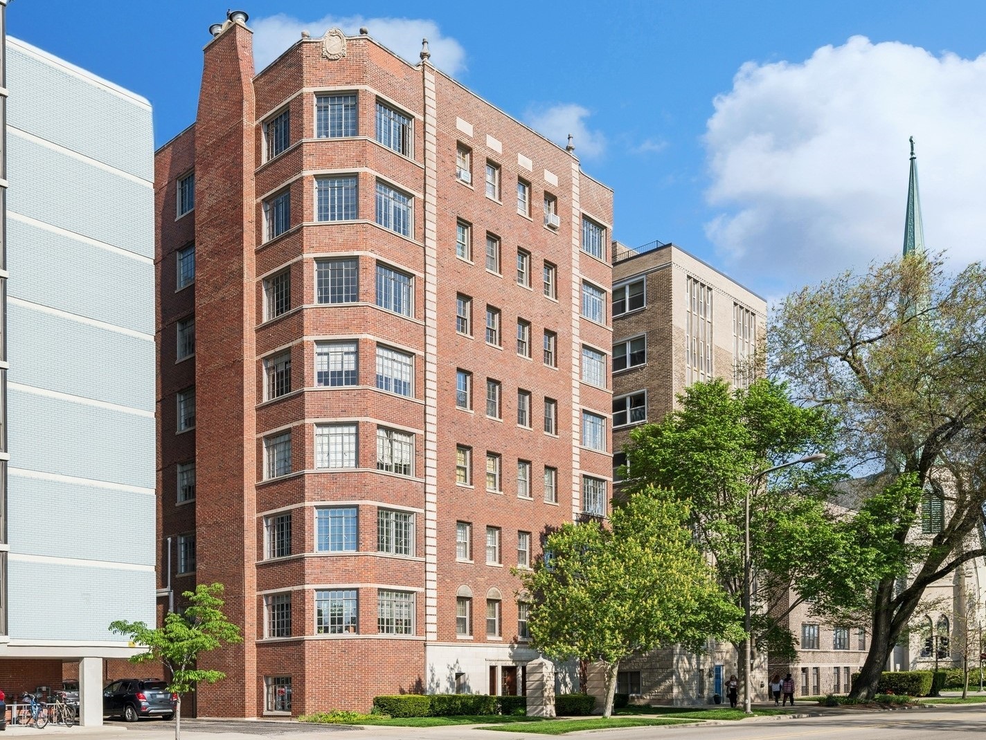 1426 Chicago Avenue, Unit 2N Evanston, IL 60201 - Photo 1 of 32 a front view of a building