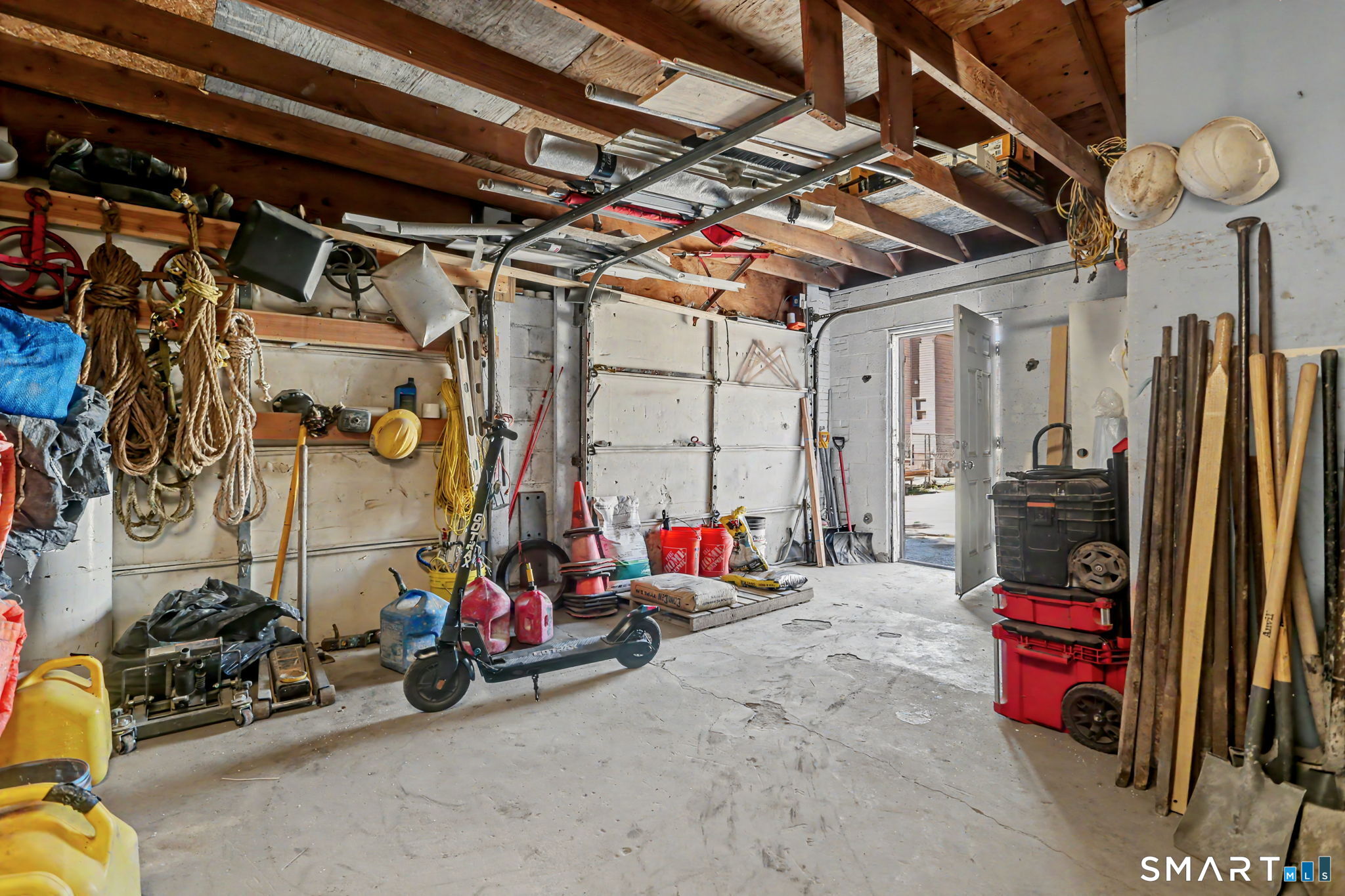 178 Linen Avenue Bridgeport, CT 06604 - Photo 22 of 29