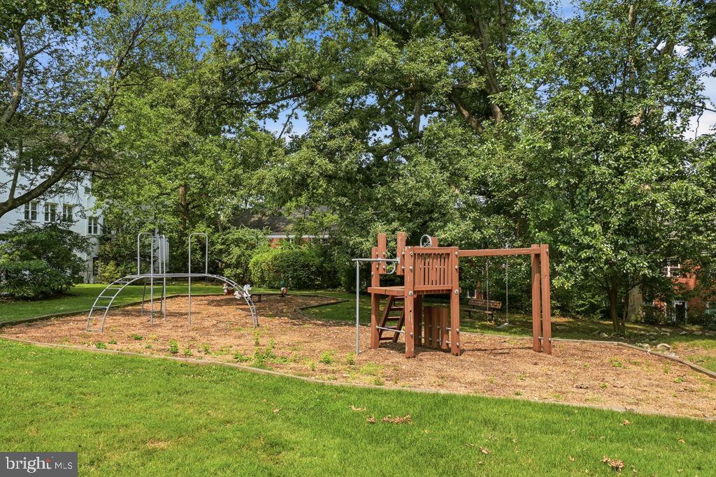 1716 Preston Road Alexandria, VA 22302 - Photo 22 of 27 Tot lot