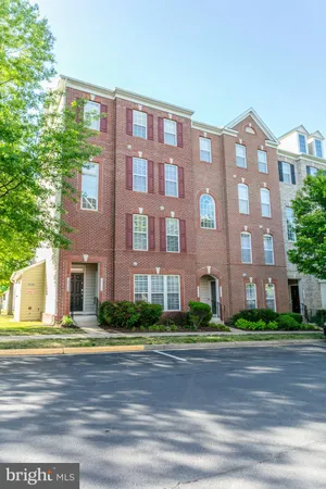 $3,200 | 15160 Kentshire Drive, Woodbridge, VA 22191