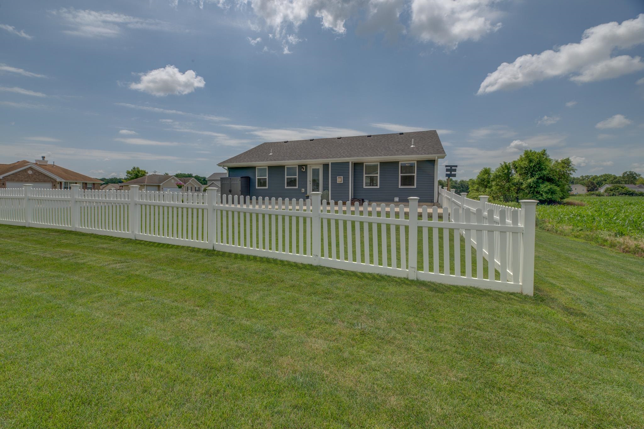 2215 Red Barn Lane Beloit, WI 53511 - Photo 26 of 31