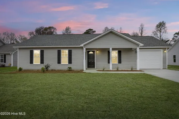 $259,900 | 506 Hadnot Avenue, Maysville, NC 28555