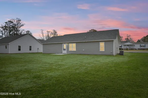 $259,900 | 506 Hadnot Avenue, Maysville, NC 28555