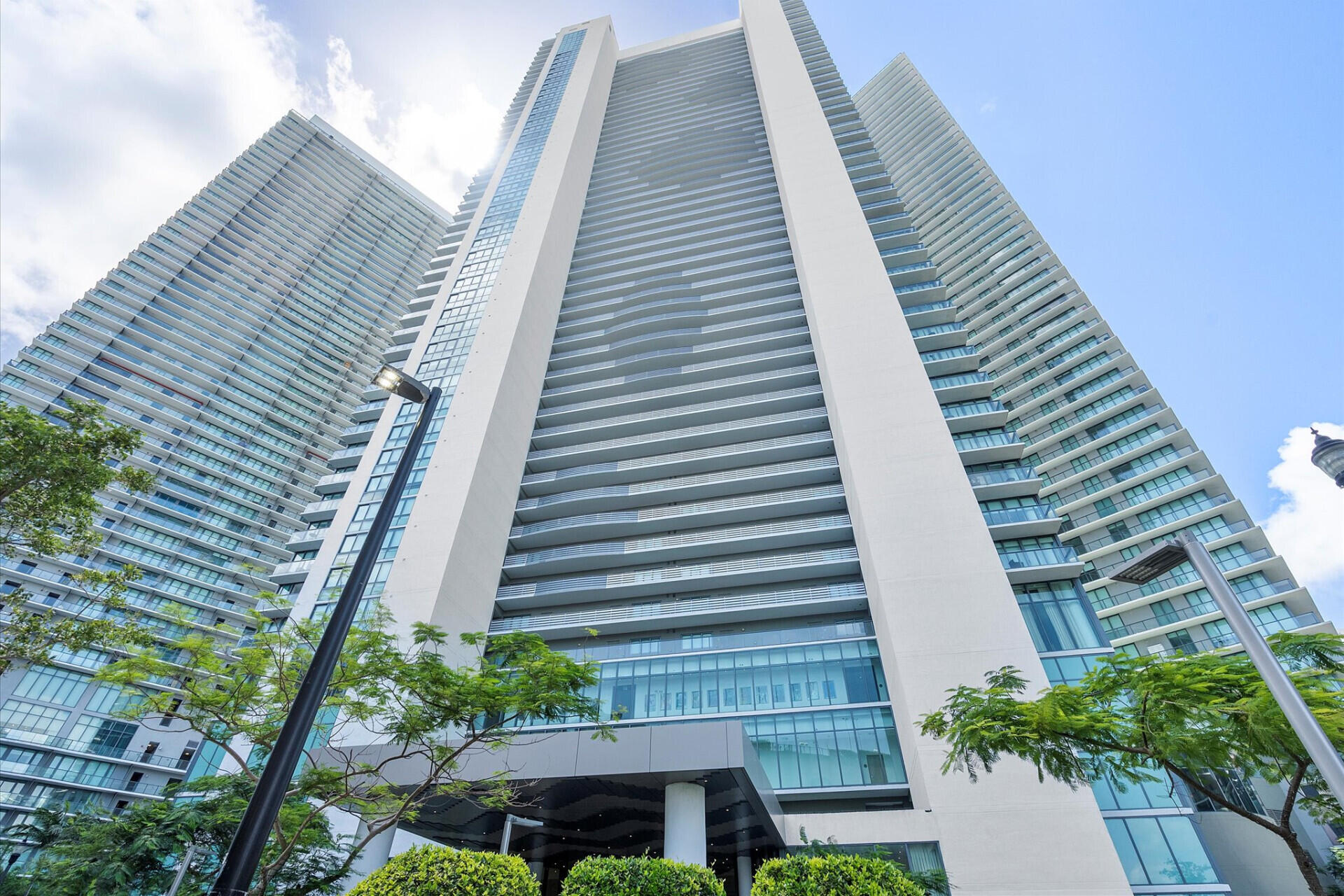 650 Northeast 32nd Street, Unit 606 Miami, FL 33137 - Photo 5 of 24