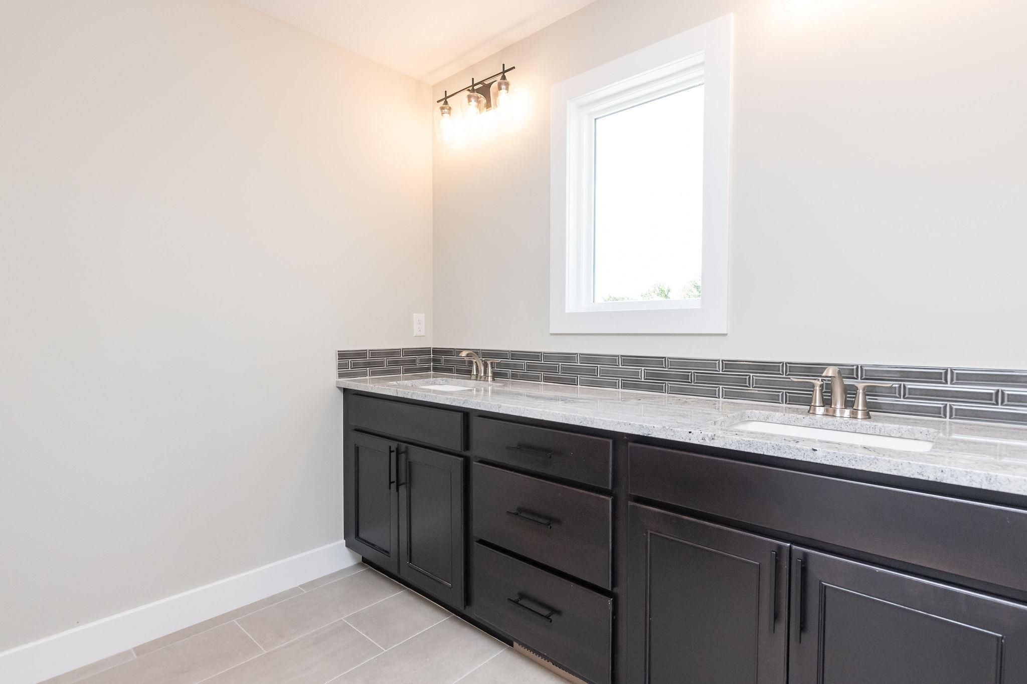 2741 South Lark Court Wichita, KS 67215 - Photo 18 of 33