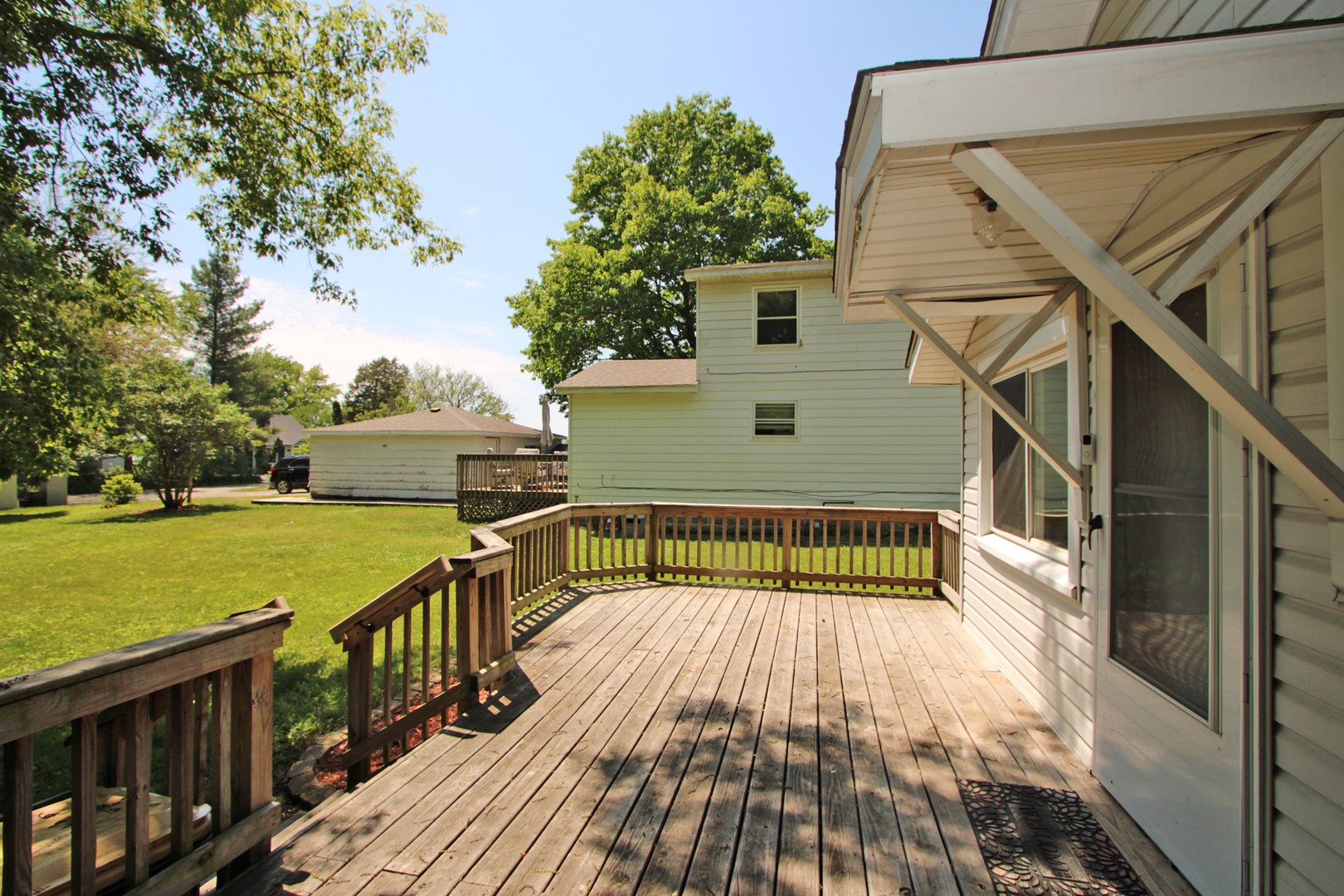 338 East Lakeview Avenue Round Lake Beach, IL 60073 - Photo 4 of 35