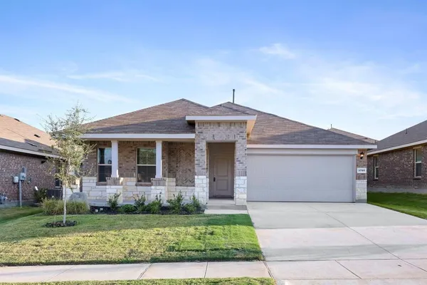 $2,400 | 3705 Northwater Trail, Denton, TX 76226