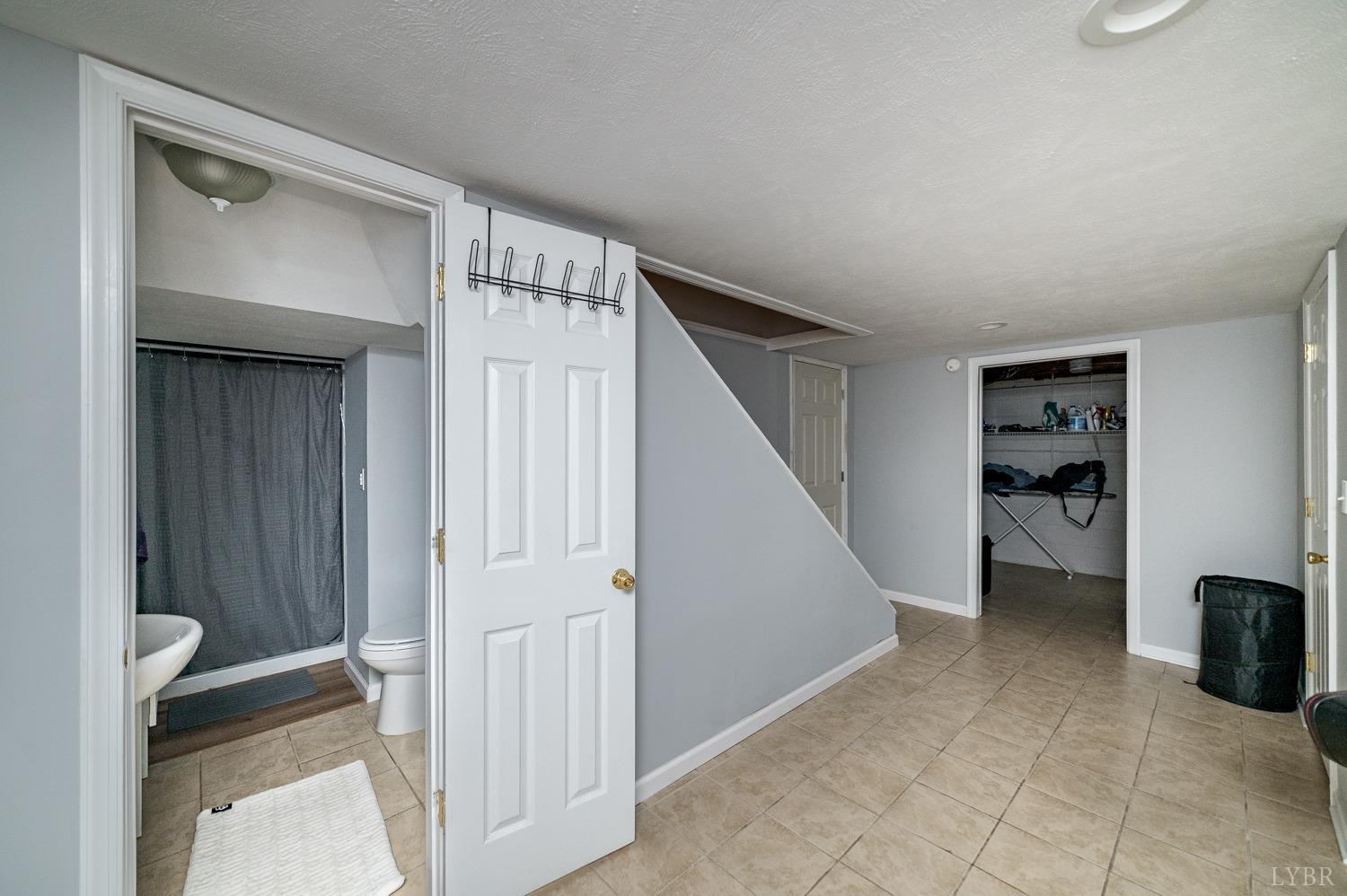 1231 Grove Road Lynchburg, VA 24502 - Photo 15 of 36 Gallery Image 15